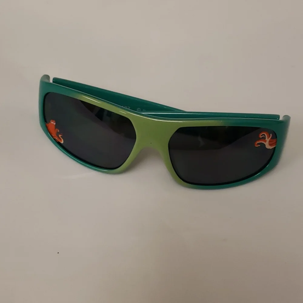 Disney Finding Dory Wrap Sunglasses Green Kids Boys Girls OS NWT